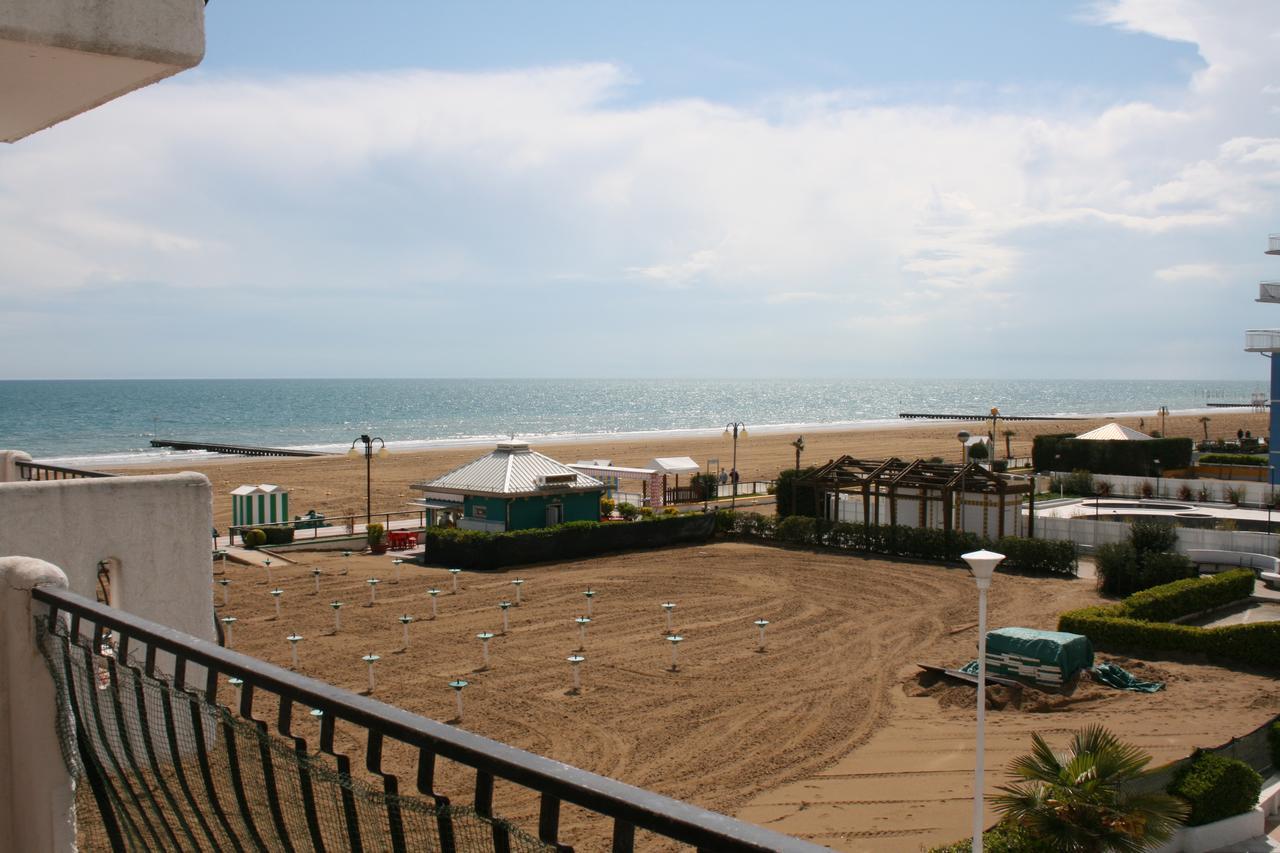 Residence El Palmar Da Colla Lido di Jesolo Exterior photo