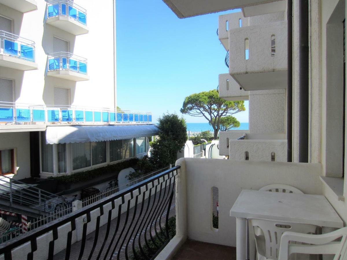 Residence El Palmar Da Colla Lido di Jesolo Exterior photo