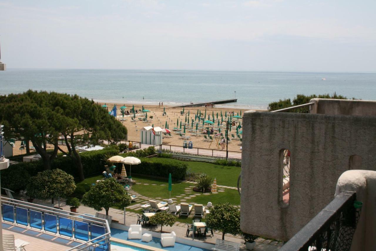 Residence El Palmar Da Colla Lido di Jesolo Exterior photo